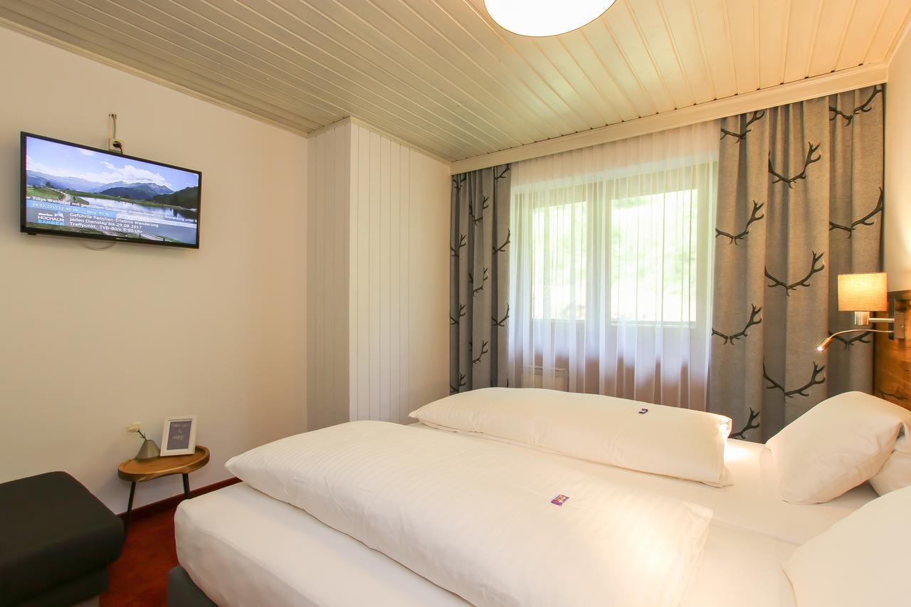 Gasthof Baerenwirt Hotell Fusch an der Grossglocknerstrasse Eksteriør bilde